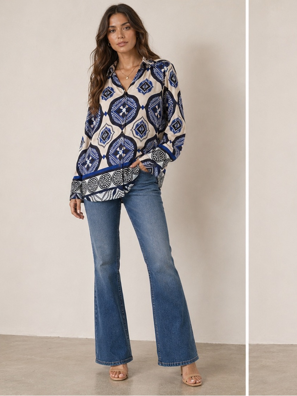 Alexis NWOT Blue Geometric Print Button Front Blouse Size Small